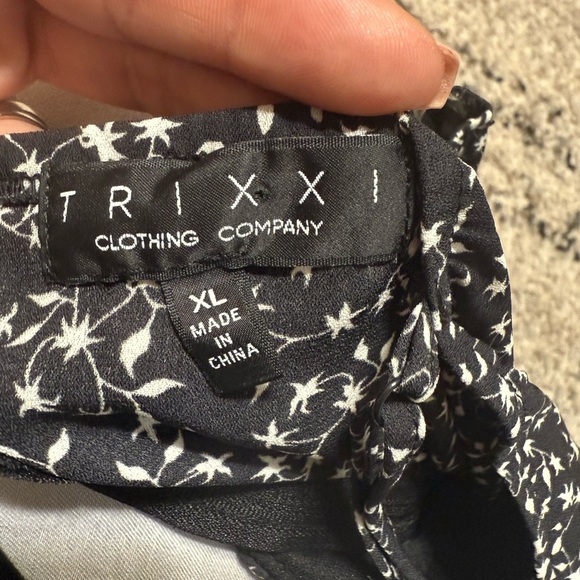 Trixxi Monochrome Floral JumpDress/Skort - Picture 2 of 9